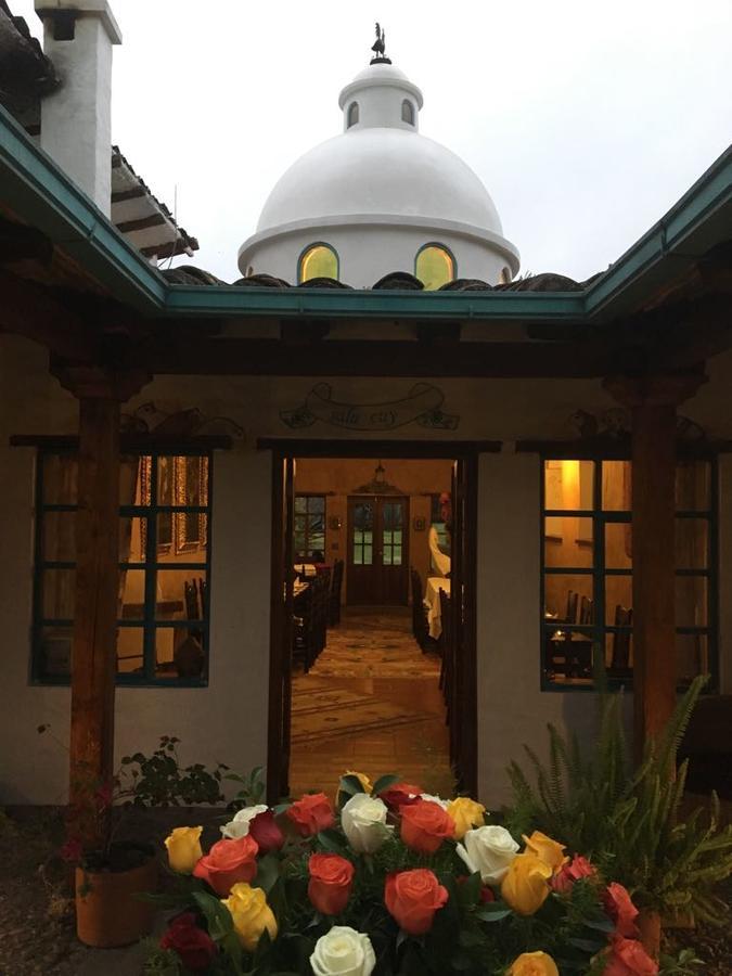 Las Palmeras Inn Otavalo Exterior photo